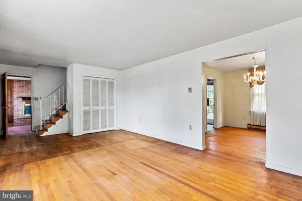 404 SHIELD ST, Harrisburg, PA 17109