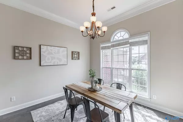 2222 Naples Drive SW, Decatur, AL 35603