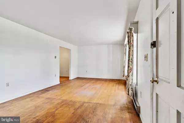 404 SHIELD ST, Harrisburg, PA 17109