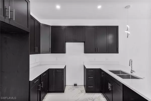 3203 24th ST SW, Lehigh Acres, FL 33976