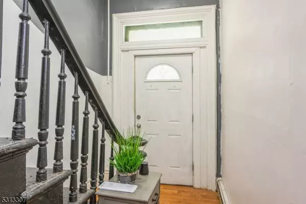 63 N Maple Ave, East Orange City, NJ 07017