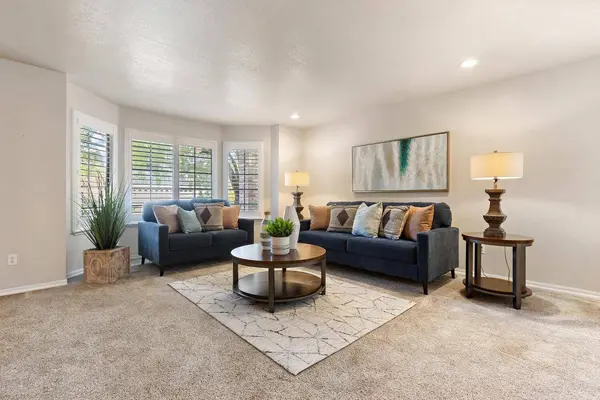 7455 Castano WAY, Sacramento, CA 95831