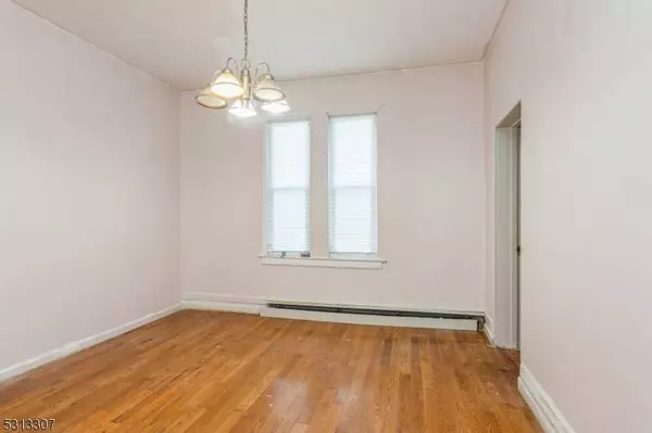 63 N Maple Ave, East Orange City, NJ 07017