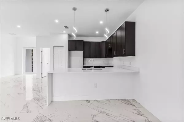 3203 24th ST SW, Lehigh Acres, FL 33976