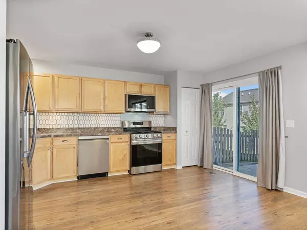 2512 Hearthstone DR, Hampshire, IL 60140