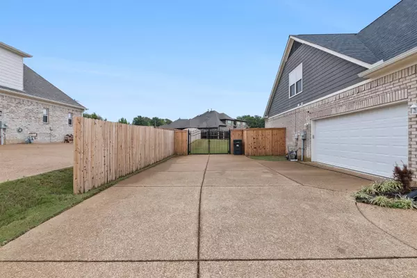 45 MARRIETTA DR, Oakland, TN 38060