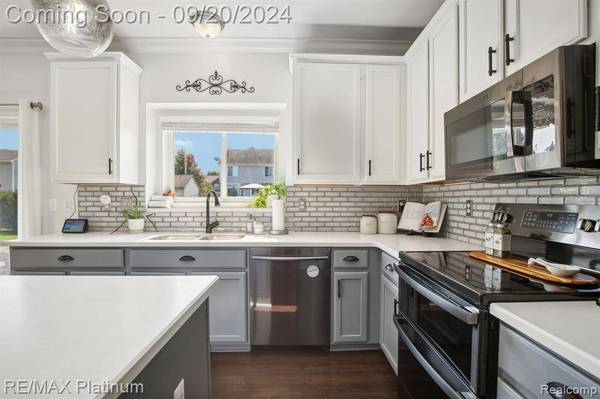 1259 STONEBROOKE Drive, Howell, MI 48843