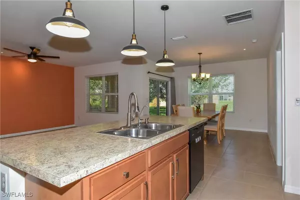 2837 NW 2nd TER, Cape Coral, FL 33993