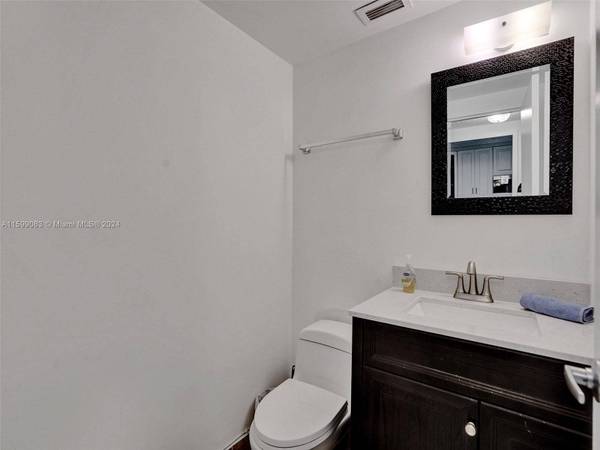 3725 S Ocean Dr #520, Hollywood, FL 33019
