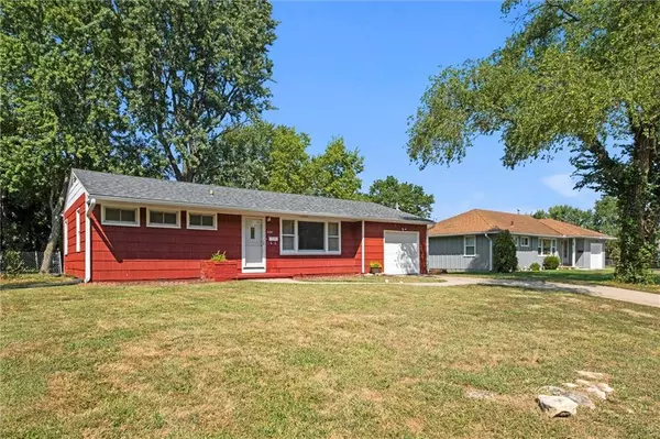 230 N Walnut ST, Gardner, KS 66030