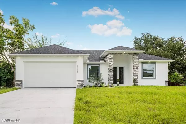 3203 24th ST SW, Lehigh Acres, FL 33976