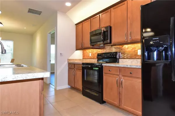 2837 NW 2nd TER, Cape Coral, FL 33993