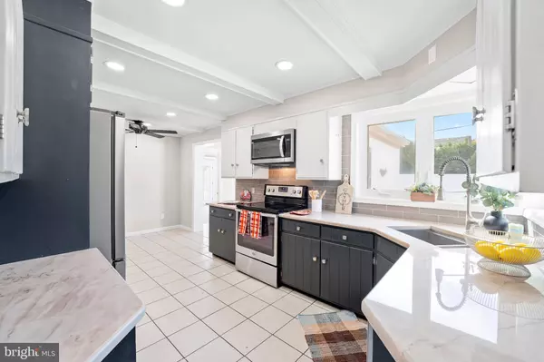 406 STANTON RD, Wilmington, DE 19804