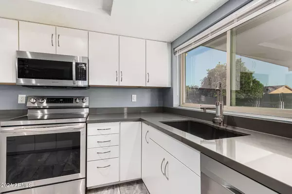 3909 W WOOD Drive, Phoenix, AZ 85029