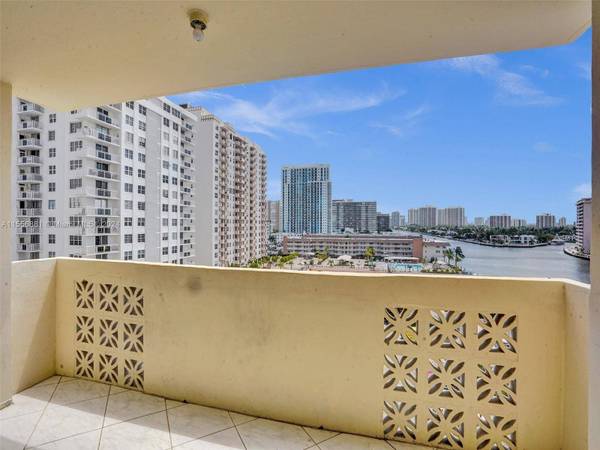 1833 S Ocean Dr #808, Hallandale Beach, FL 33009
