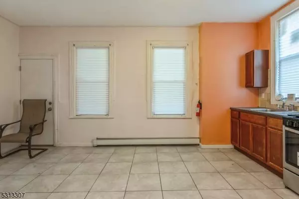 63 N Maple Ave, East Orange City, NJ 07017