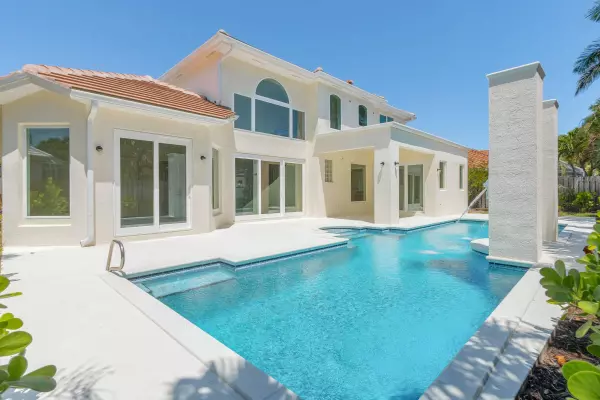 385 Newport DR, Indialantic, FL 32903