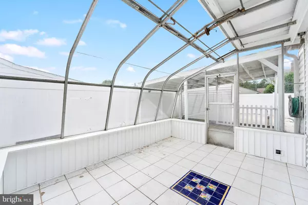 406 STANTON RD, Wilmington, DE 19804