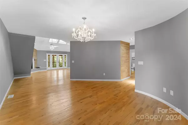 1775 12th ST, Hickory, NC 28601