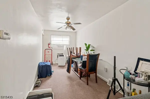 1052 Kenwood Ave, Camden City, NJ 08103