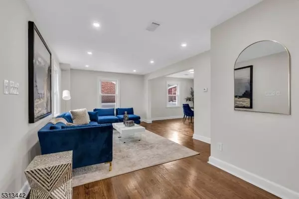 410 W Gibbons St, Linden City, NJ 07036