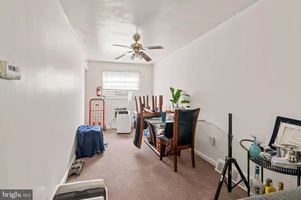 1052 KENWOOD AVE, Camden, NJ 08103