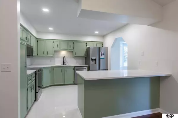 1436 N 146th Plaza, Omaha, NE 68154