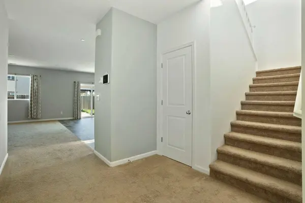 804 Somerset WAY, Patterson, CA 95363