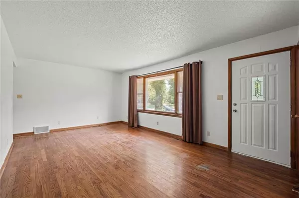 230 N Walnut ST, Gardner, KS 66030