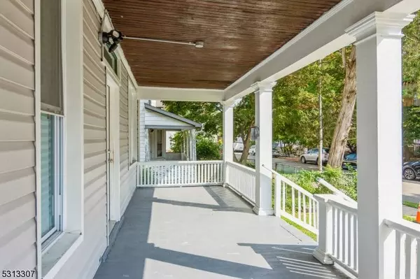 63 N Maple Ave, East Orange City, NJ 07017