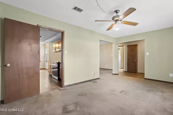 12321 Kipling Place, Ocean Springs, MS 39564