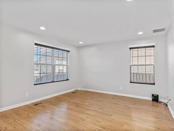 2512 Hearthstone Drive, Hampshire, IL 60140