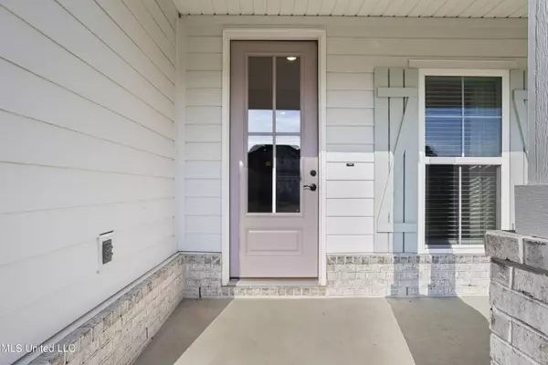 310 Glenrose Avenue, Ocean Springs, MS 39564