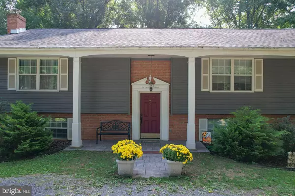 62 SUNLITE DR, Charles Town, WV 25414