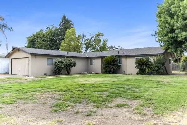 943 S Mountain Street, Visalia, CA 93277