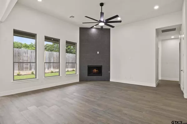 253 Kathryns Ct, Mt Pleasant, TX 75455