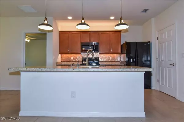 2837 NW 2nd TER, Cape Coral, FL 33993