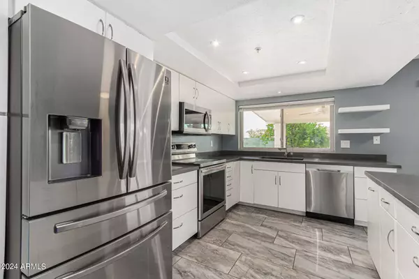 3909 W WOOD Drive, Phoenix, AZ 85029