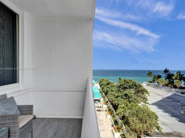 3725 S Ocean Dr #520, Hollywood, FL 33019