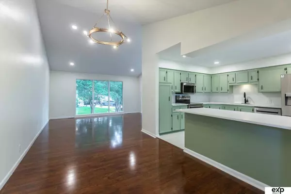 1436 N 146th Plaza, Omaha, NE 68154