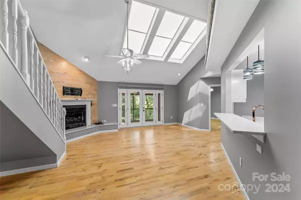 1775 12th ST, Hickory, NC 28601