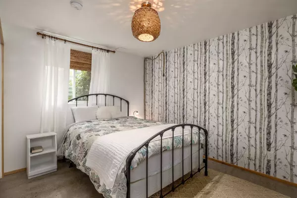 8427 W Jensen Rd, Cheney, WA 99004