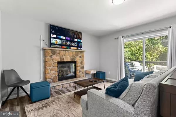 1648 CLOVER RD, Long Pond, PA 18334