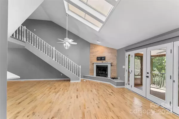 1775 12th ST, Hickory, NC 28601