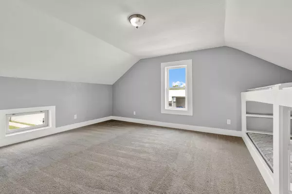 W208N16721 S Center St, Jackson, WI 53037