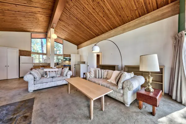 10229 Reynold Way, Truckee, CA 96161