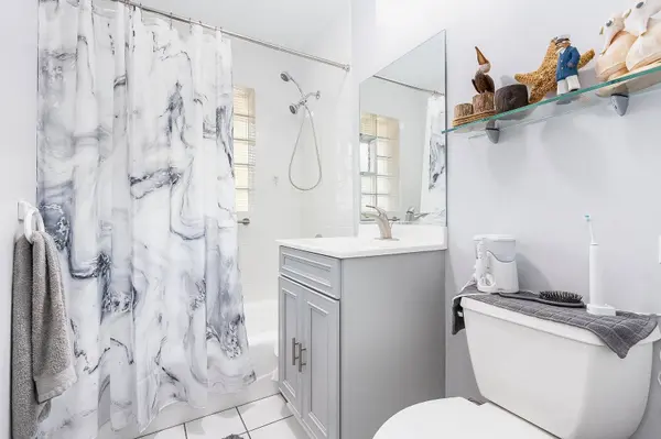 916 N Ardmore Avenue, Villa Park, IL 60181