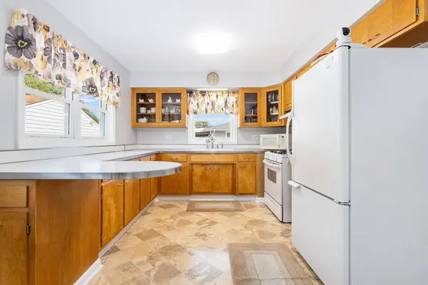 916 N Ardmore Avenue, Villa Park, IL 60181