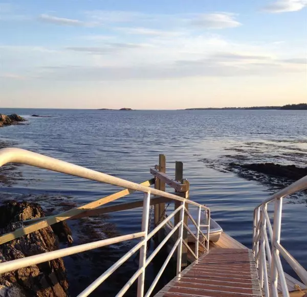 356 Gun Point RD, Harpswell, ME 04079