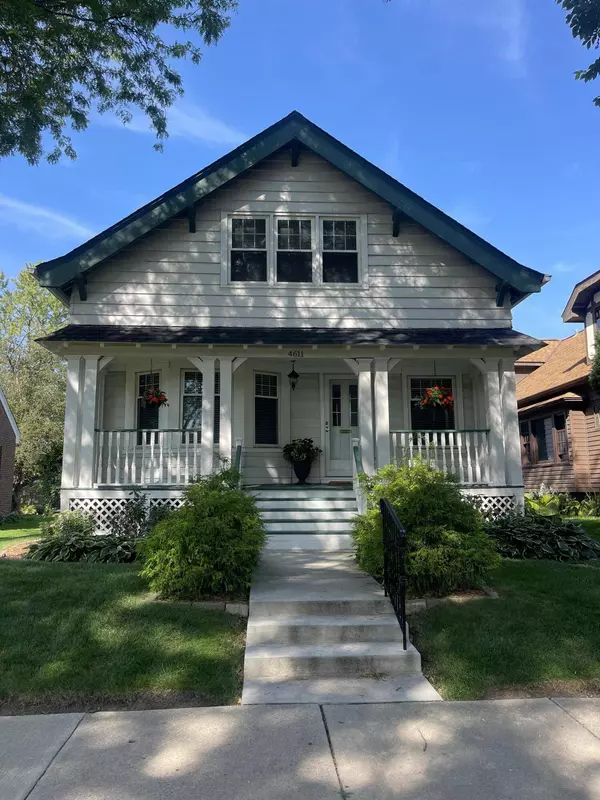 4611 N Bartlett, Whitefish Bay, WI 53211